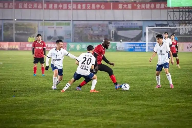 意大利乙级联赛：卡利亚里 VS 热那亚